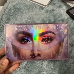 Huda beauty mercury retrograde eyeshadow palette